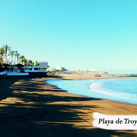 Appartement -'ღ'- Couples' Paradise. Insta-worthy Ocean Views. *
